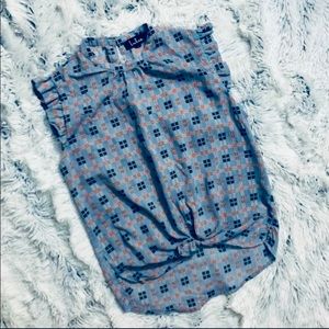 LuLus Cap Sleeve  Gray Pattern Blouse With Tie Waist Size Small